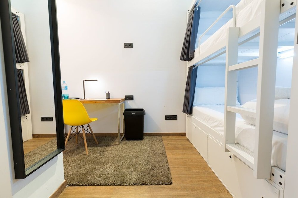 Фото Airhostel Barcelona Aeropuerto