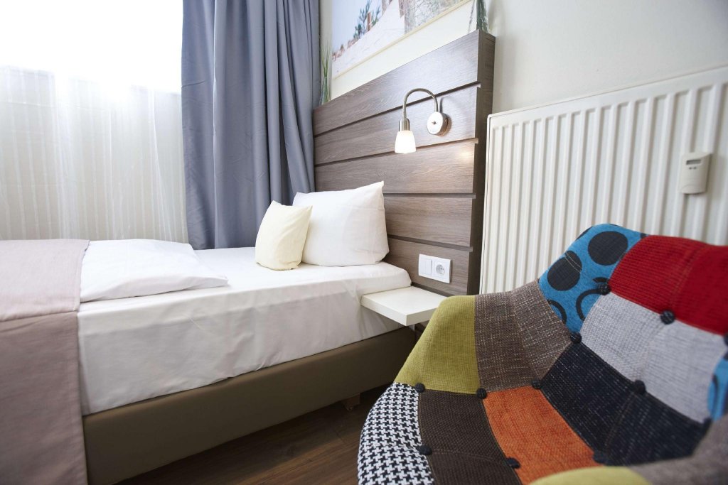 Фото Hotel Kiel by Golden Tulip