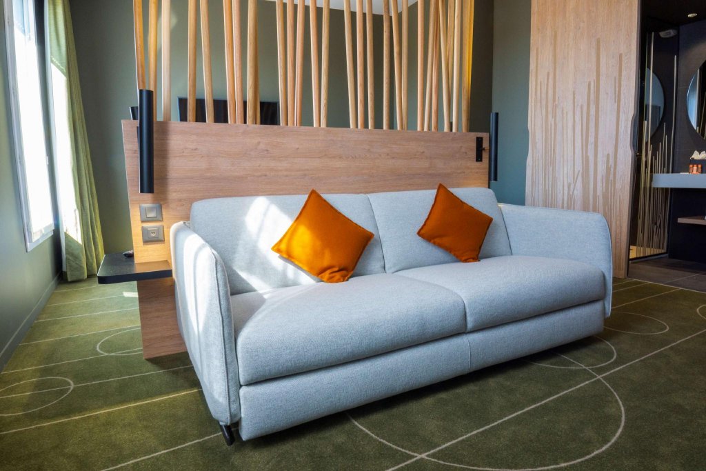 Фото Golden Tulip Montpellier Centre St Roch