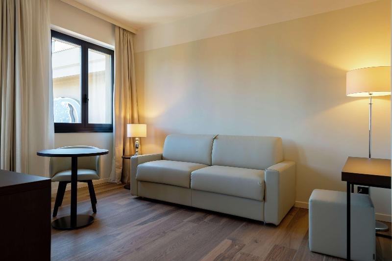 Фото DoubleTree by Hilton Brescia