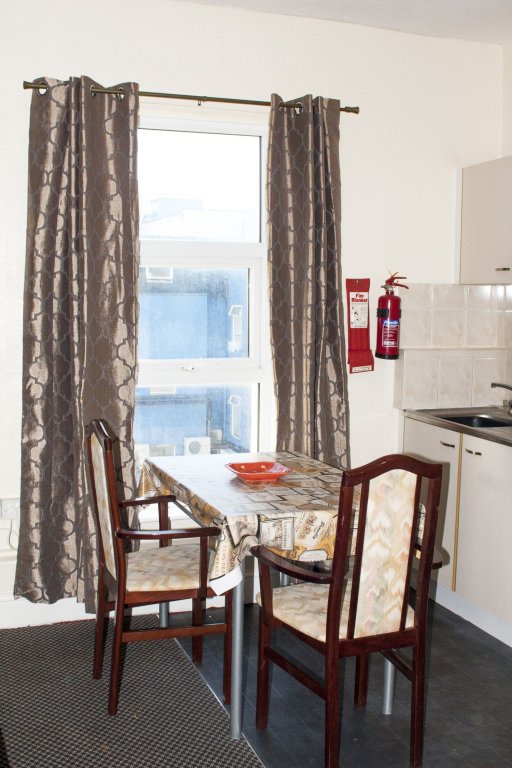 Фото Adelphi Holiday Flats