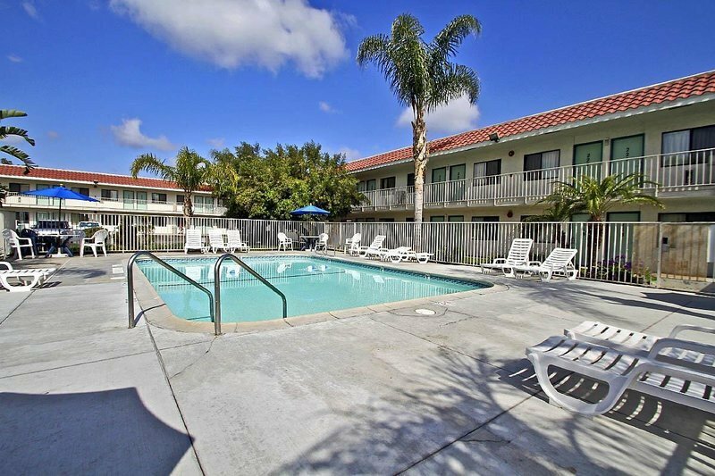 Гостиница Motel 6 Corona, Ca в Короне
