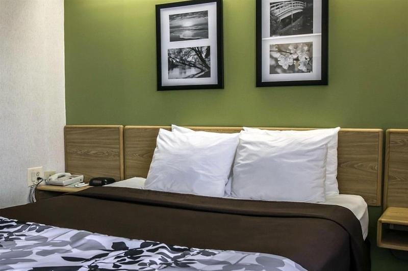 Фото Sleep Inn near Great Lakes Naval Base