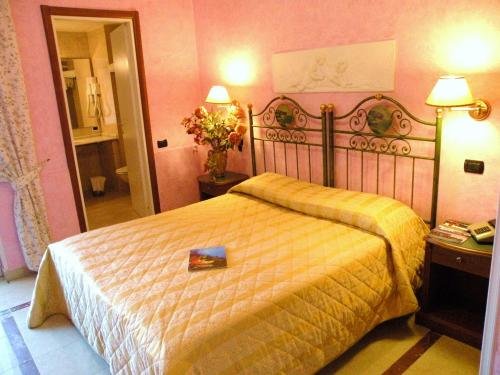 Фото Astoria Vico Hotel