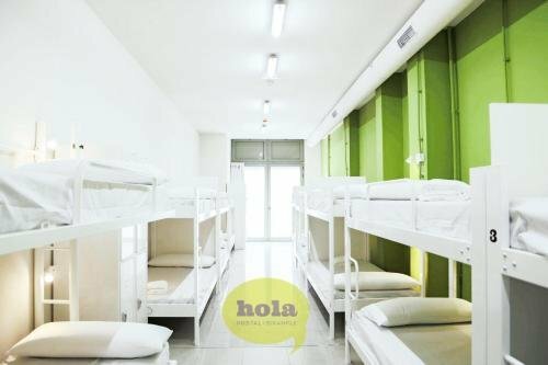 Хостел Hola Hostal Eixample в Барселоне