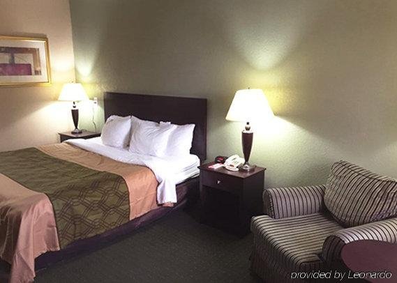 Фото Econo Lodge Belton - Kansas City South