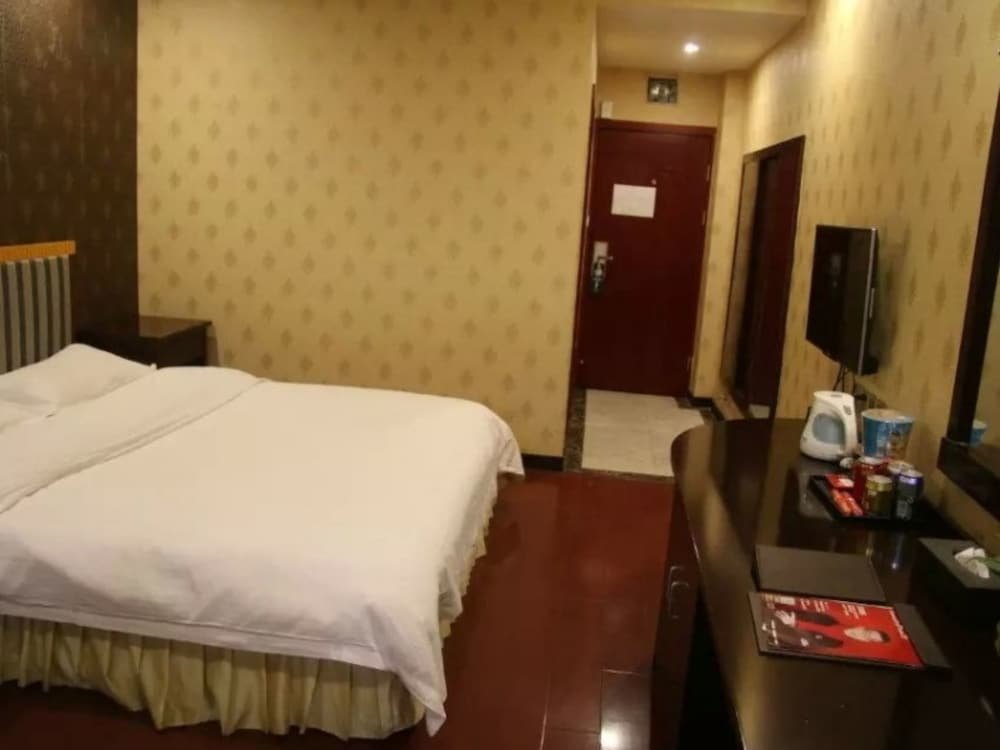 Фото GreenTree Inn Chongqing Shiqiaopu Computer City Light Rail Stine Express Hotel