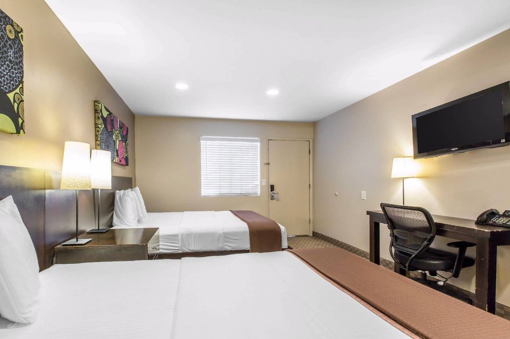 Фото Fairfield Inn & Suites by Marriott San Diego Pacific Beach