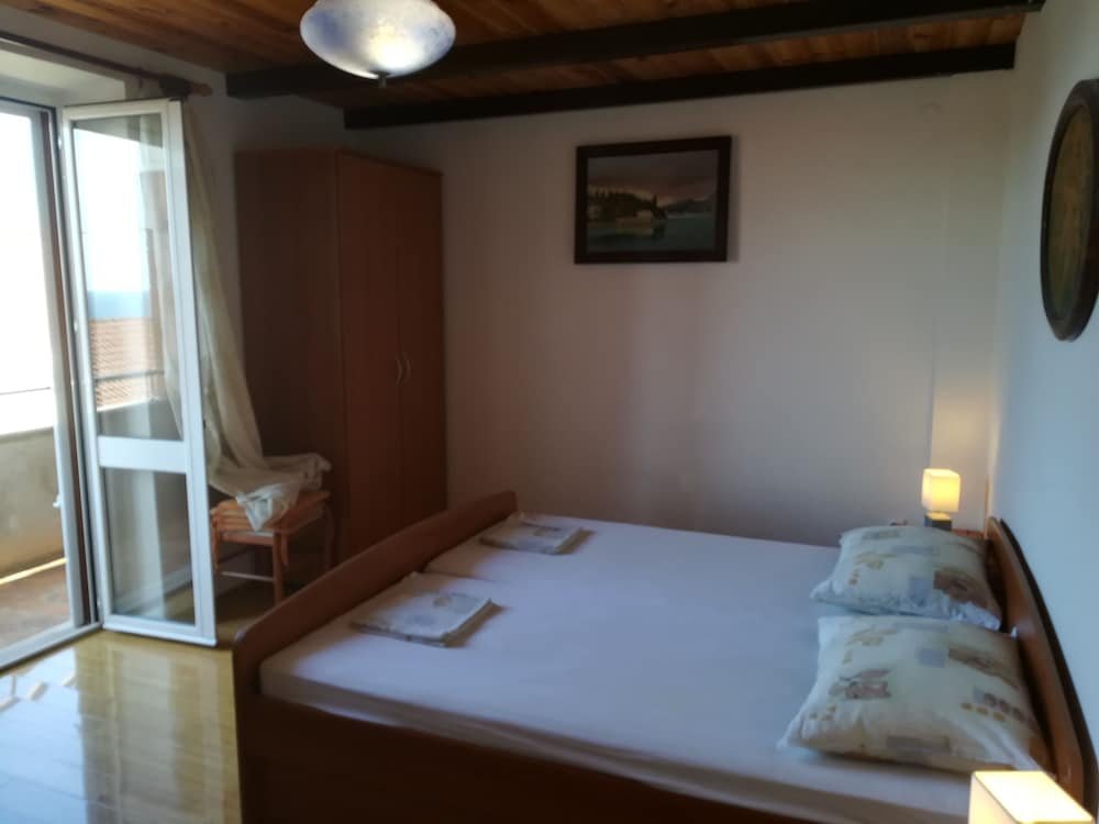 Фото S And L Apartments