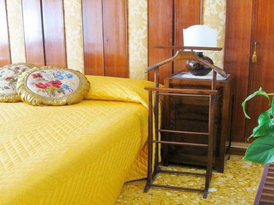 Фото Romulus Rex Bed And Breakfast