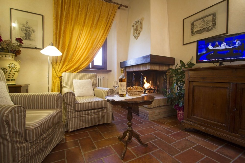 Фото Agriturismo Rocca Di Pierle