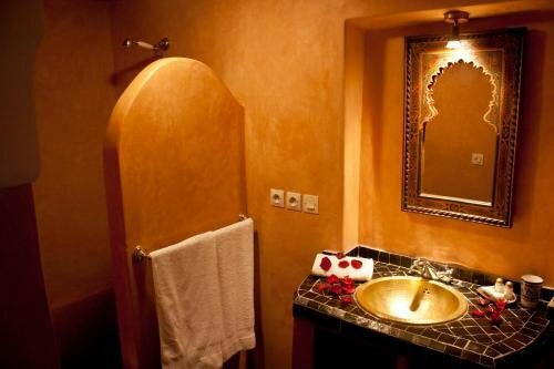 Внешний вид отеля Riad Tayba в Фесе, фото 4