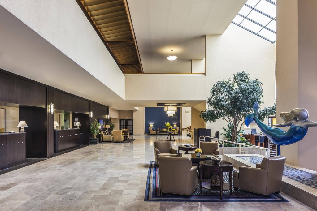 Фото Sheraton Norfolk Waterside Hotel