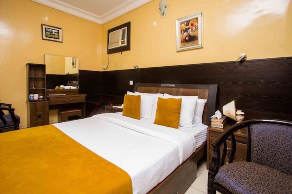 Фото Erith Apartments and Suites