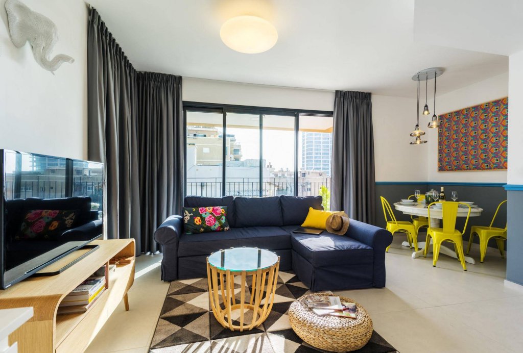 Фото Mr. Promenade - by Tlv2go