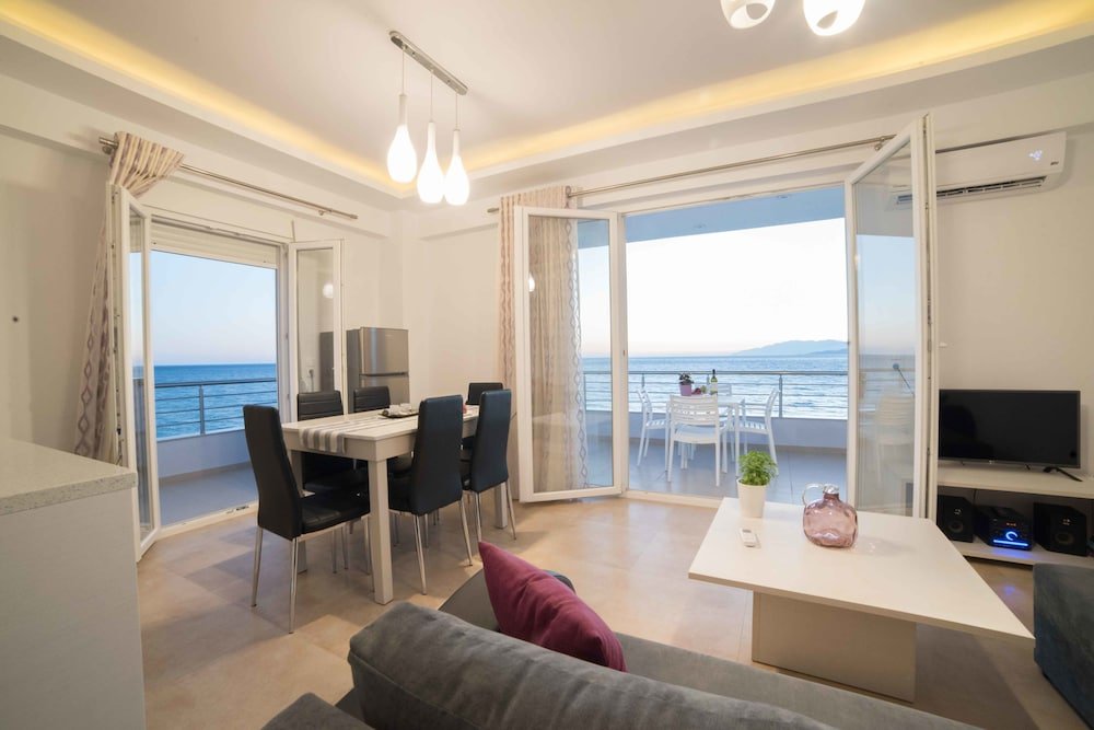 Фото Bella Mare Luxury Apartments