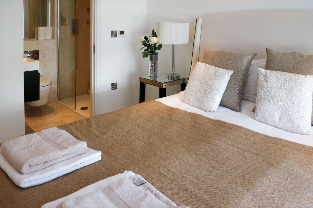 Фото City Courtyard Apartments & Penthouse