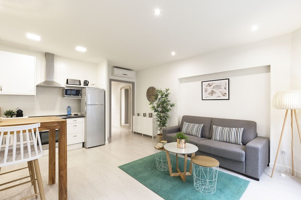 Фото Sitges Group Blue and White