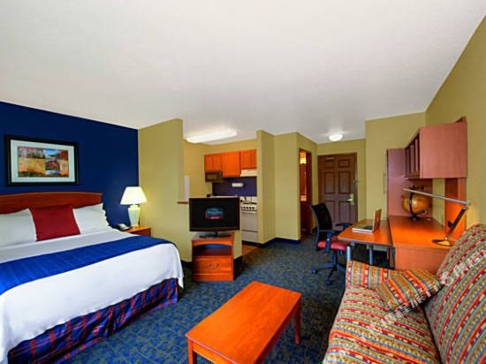 Фото TownePlace Suites by Marriott Manchester