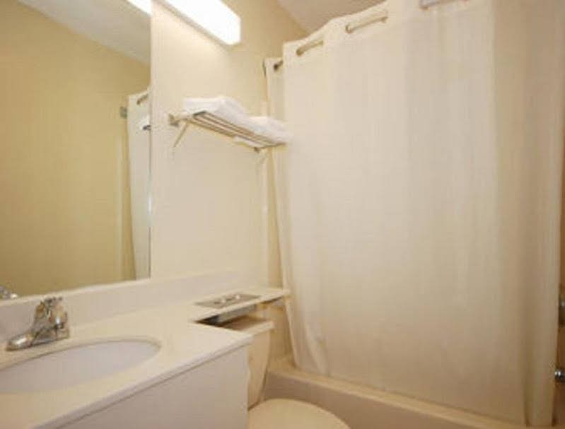 Фото Super 8 by Wyndham Monticello