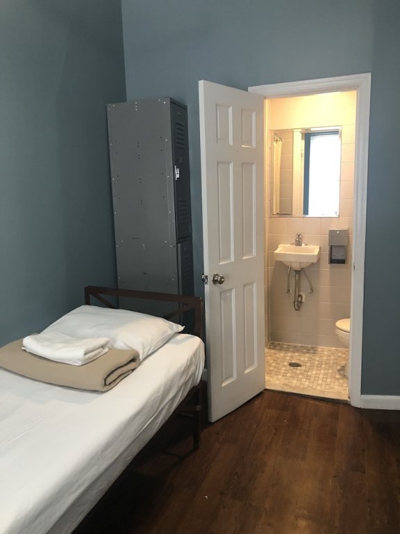 Фото Chelsea International Hostel