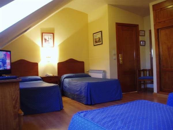 Фото Hostal Santo Tomé