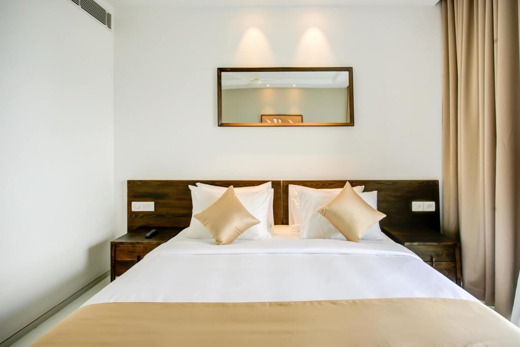 Фото Kent Baywatch Suites