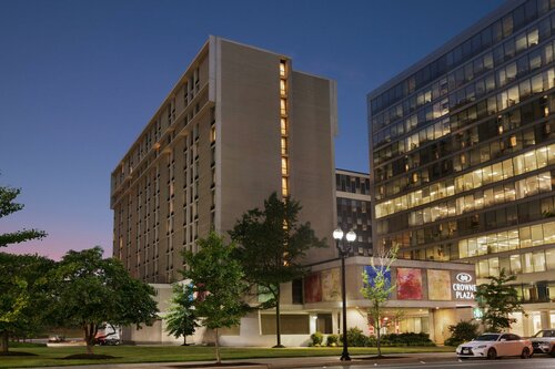 Гостиница Crowne Plaza Crystal City-Washington D C в Арлингтоне