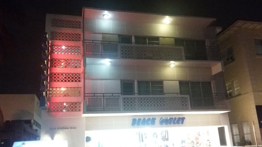 Фото отеля 1