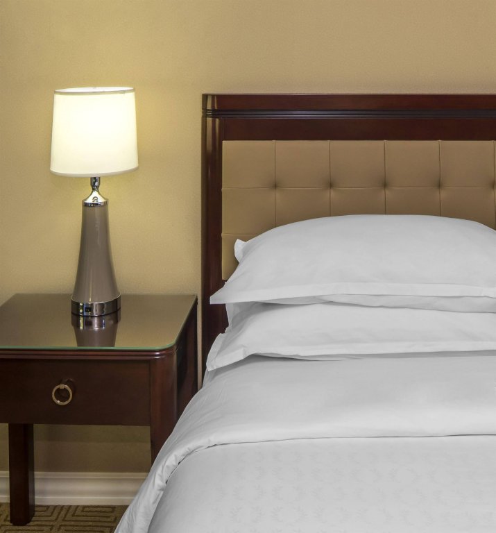 Фото Sheraton Pittsburgh Hotel at Station Square