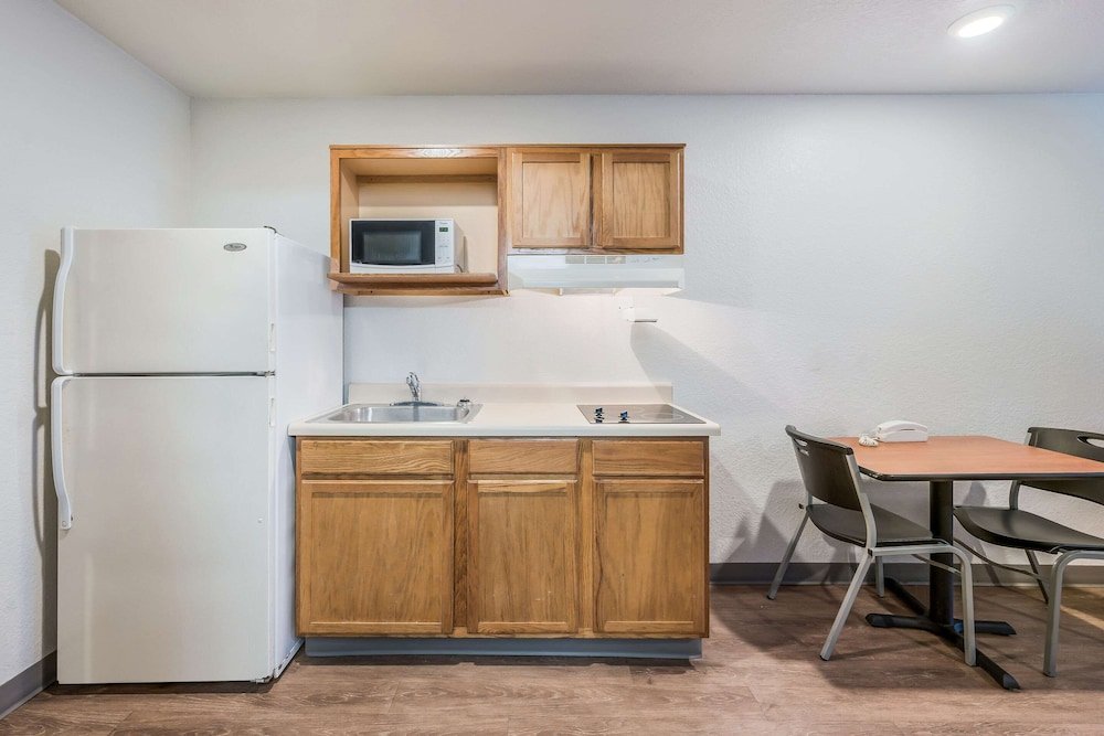 Фото WoodSpring Suites Montgomery