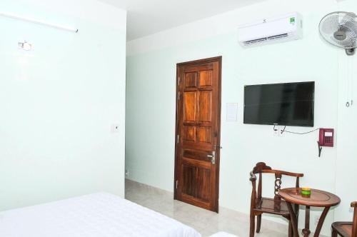 Фото Khach San Huong Giang