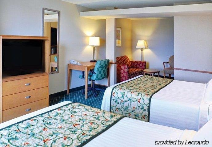 Фото Fairfield Inn & Suites by Marriott Wausau