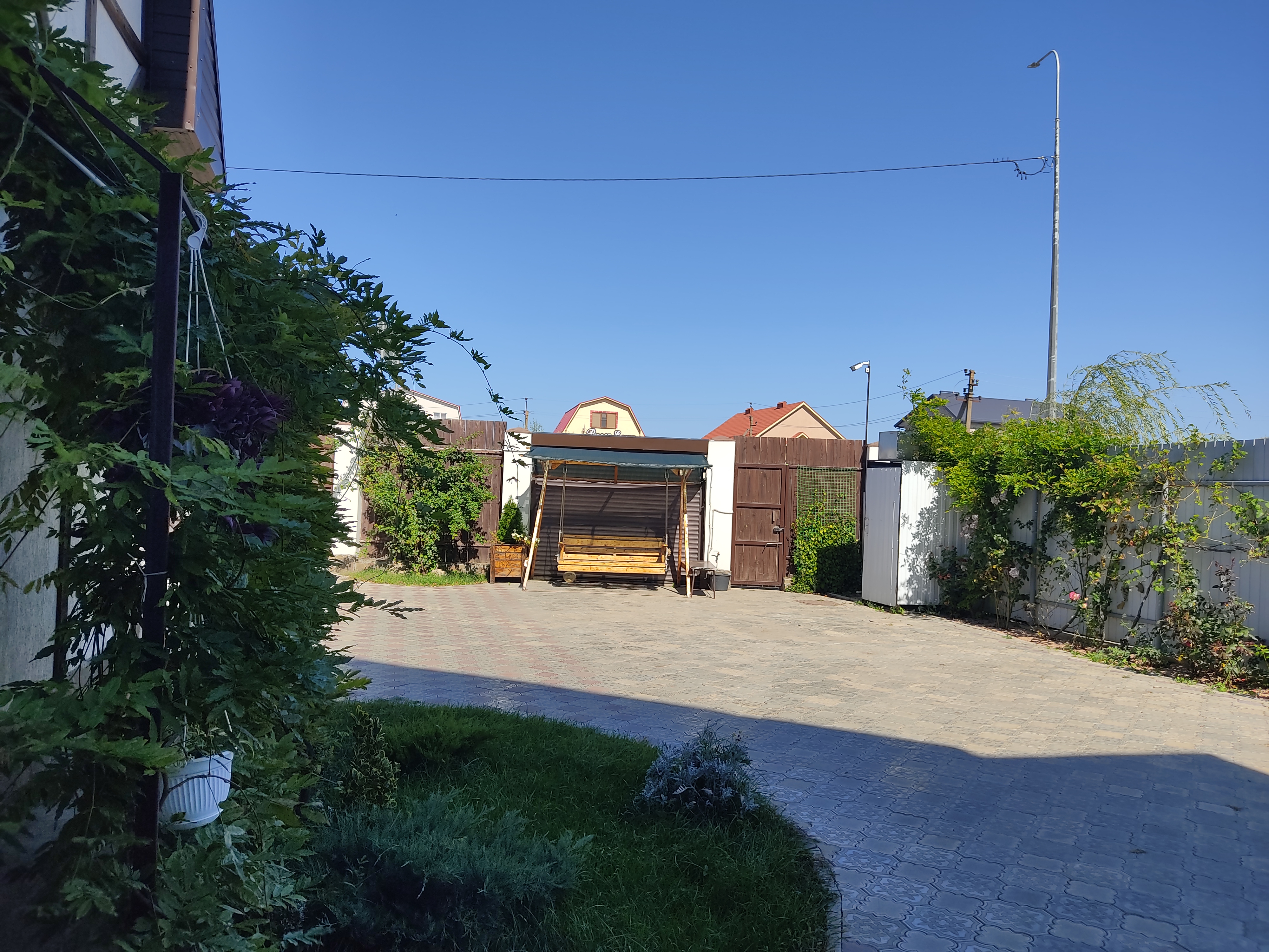 Фото Светлый