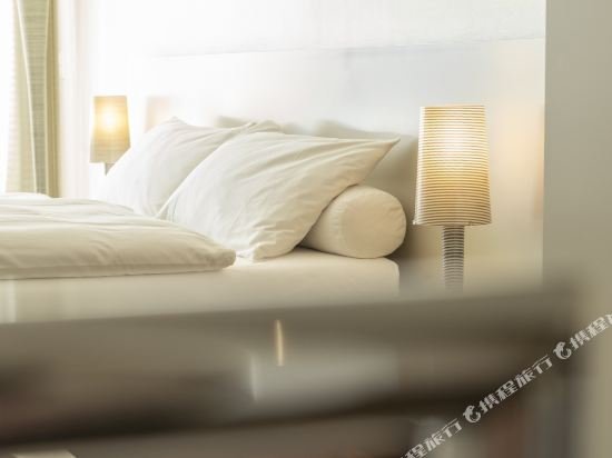 Фото Hermitage Lake Lucerne - Beach Club & Lifestyle Hotel