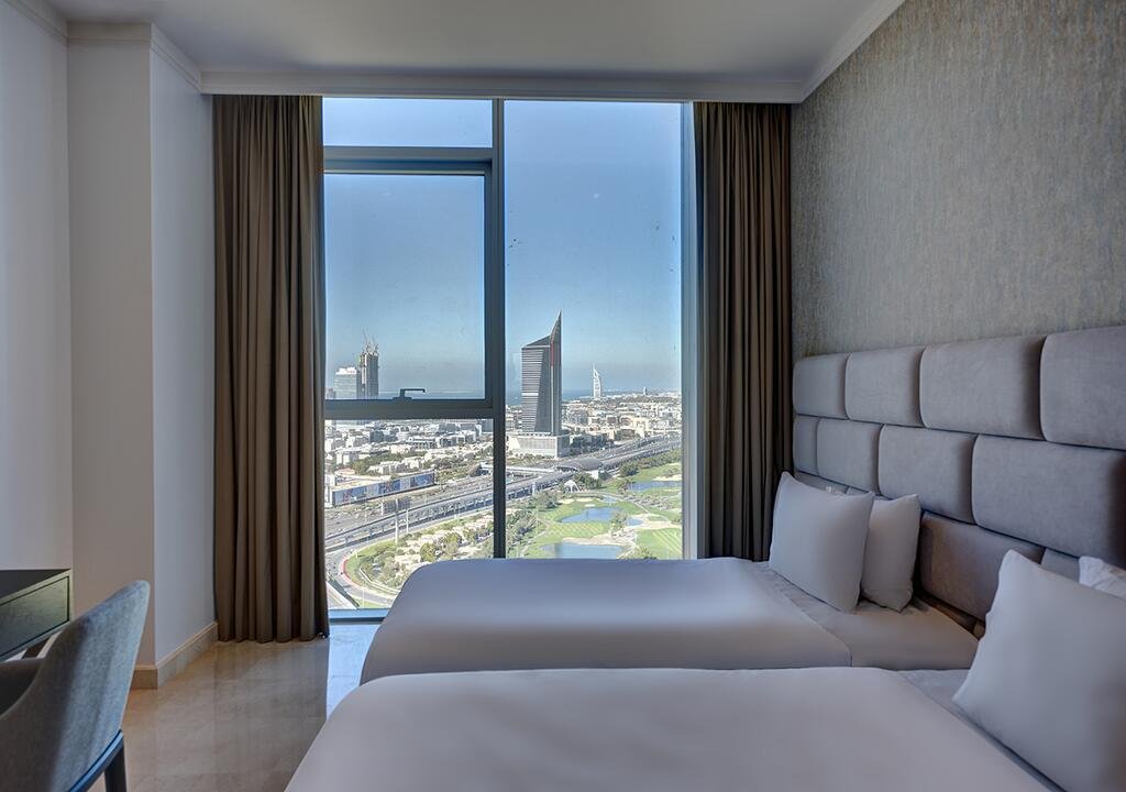 Фото Taj Jumeirah Lake Towers