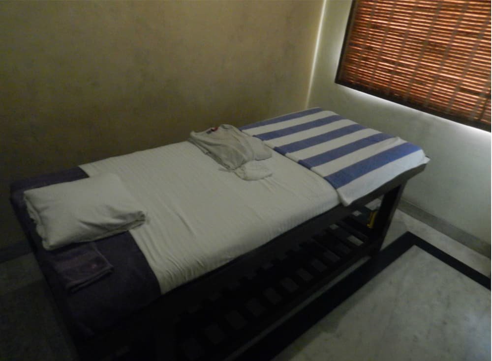 Фото The Emerald Hotel & Executive Apartments