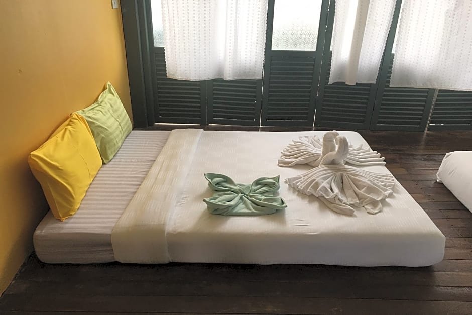 Фото At Rimnam Chan Hostel