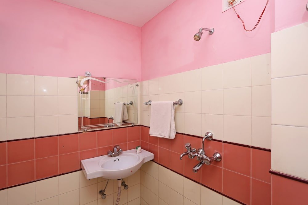 Фото Capital O 6077 Hotel Ashraya