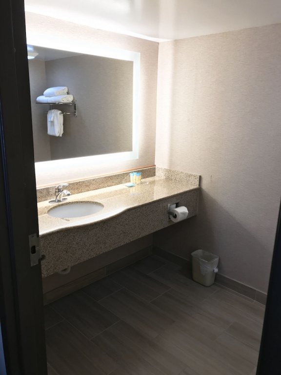 Фото Wingate by Wyndham Convention Ctr Closest Universal Orlando