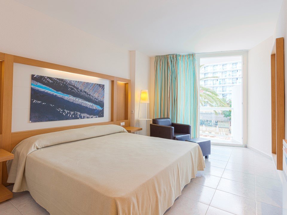 Фото The Ibiza Twiins Hotel