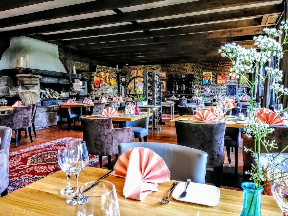 Фото Hotel Burg Wassenberg