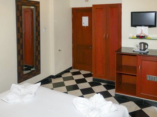 Фото Meenakshi's Sunshine Hotel