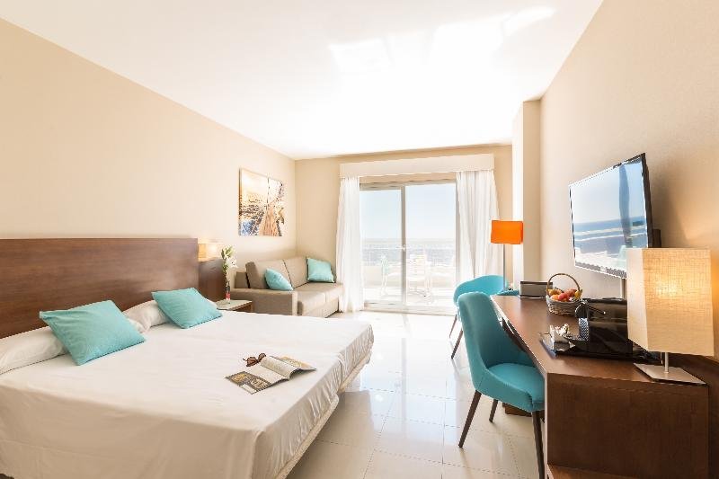 Фото Hotel Bahía Calpe by Pierre & Vacances