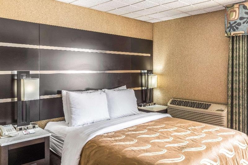 Фото Quality Inn East Stroudsburg - Poconos