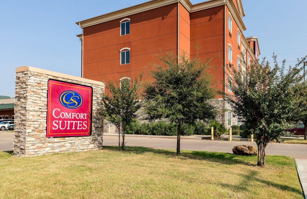 Фото Comfort Suites Plano - Dallas North