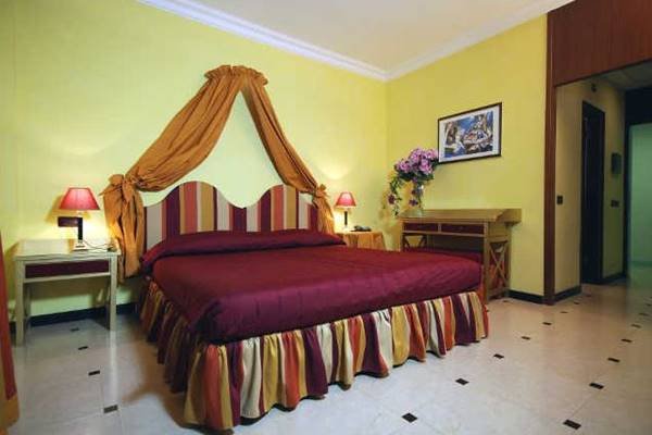 Фото Domizia Palace Hotel