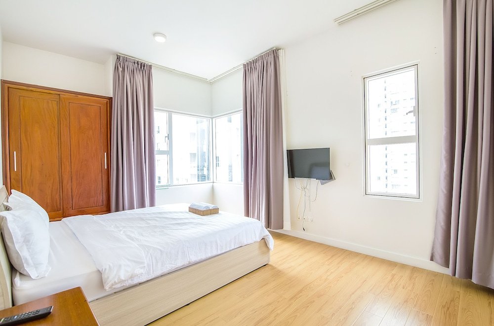 Фото Sunrise City Apartment