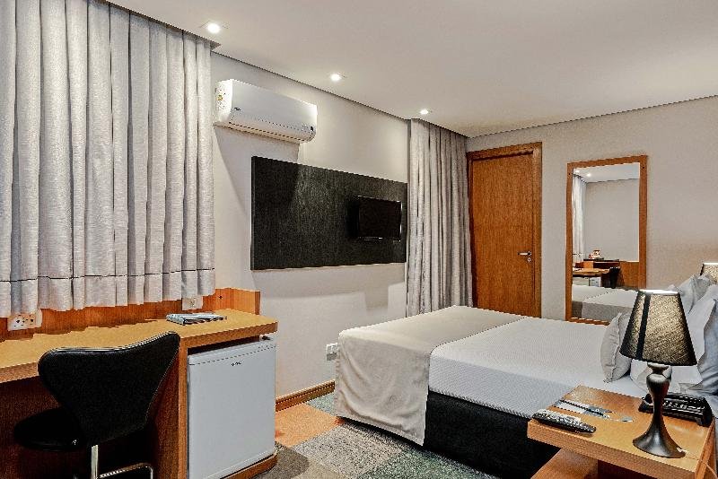 Фото Slaviero Curitiba Batel