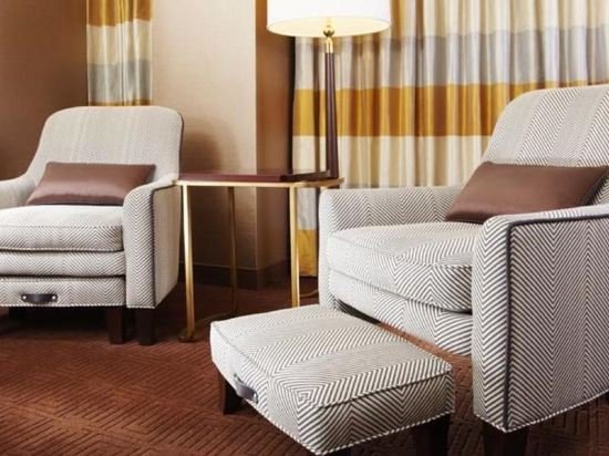 Фото Sheraton McKinney Hotel